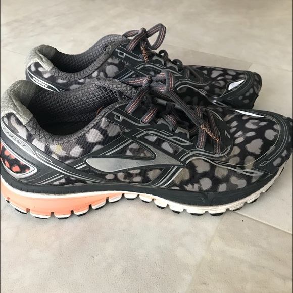 brooks cheetah print